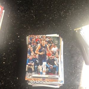100 football and basketball card bundle